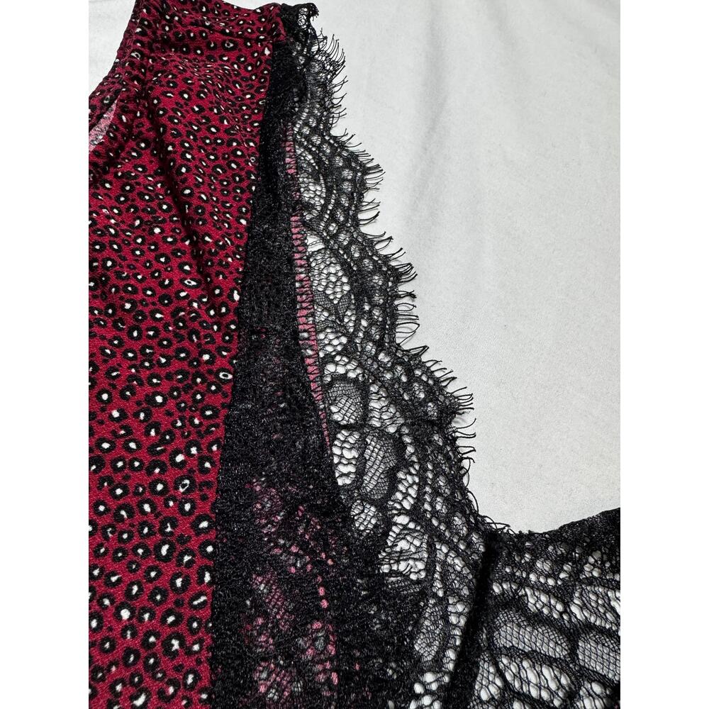 Daytrip Red Animal Print Lace Trim Tank Blouse 1X Flowy Date Night Top - Picture 8 of 10
